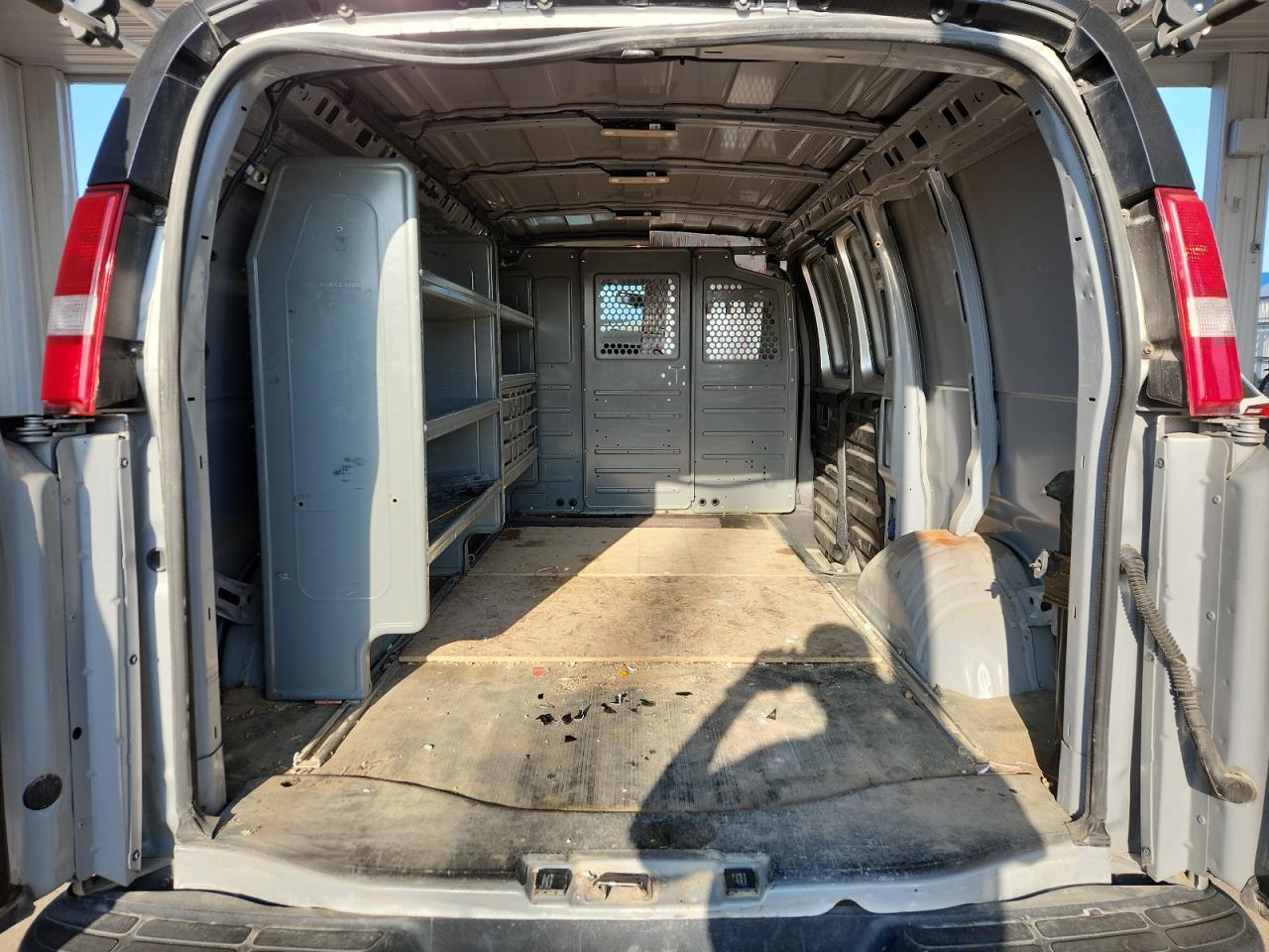 2017 Chevrolet Express G2500 VIN: 1GCWGAFF0H1311957 Lot: 84377285