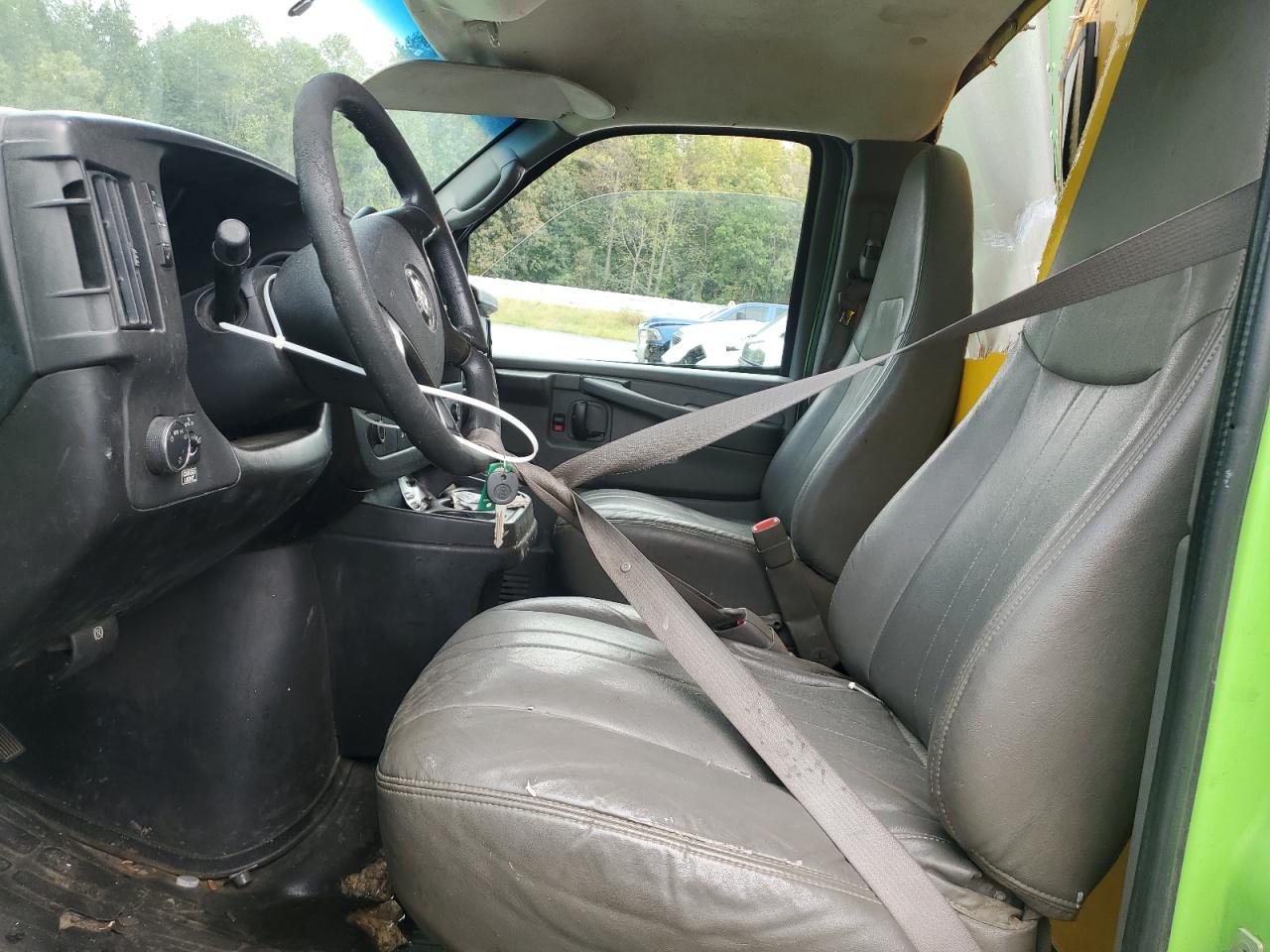 2008 GMC Savana Cut - Trucks Expeditor Truck VIN: 1GDJG31KX81905638 Lot: 80109565