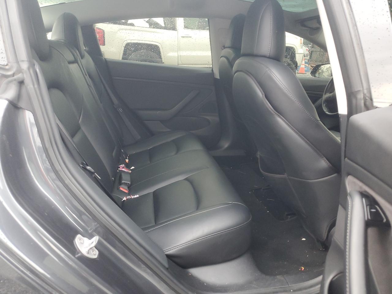 2018 Tesla Model 3 VIN: 5YJ3E1EA5JF158536 Lot: 81944055