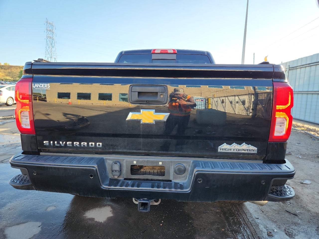 2018 Chevrolet Silverado K1500 High Country VIN: 3GCUKTEJ9JG638811 Lot: 81515875