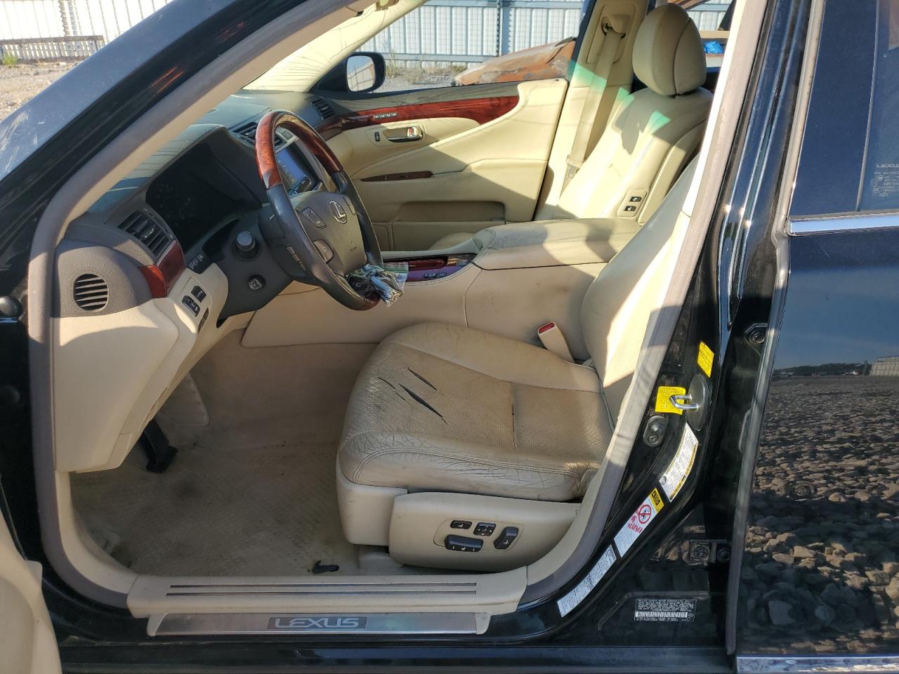 2011 Lexus Ls 460 VIN: JTHCL5EF2B5010922 Lot: 81009355