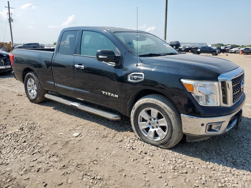  NISSAN TITAN 2017 Czarny