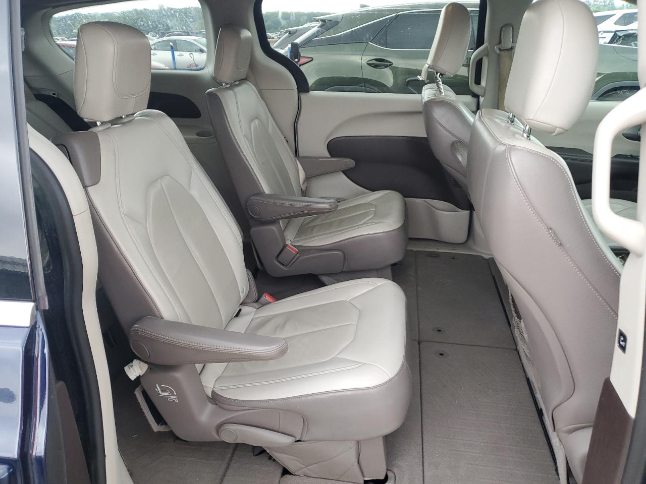 2017 Chrysler Pacifica Touring L VIN: 2C4RC1BG9HR513036 Lot: 83826165