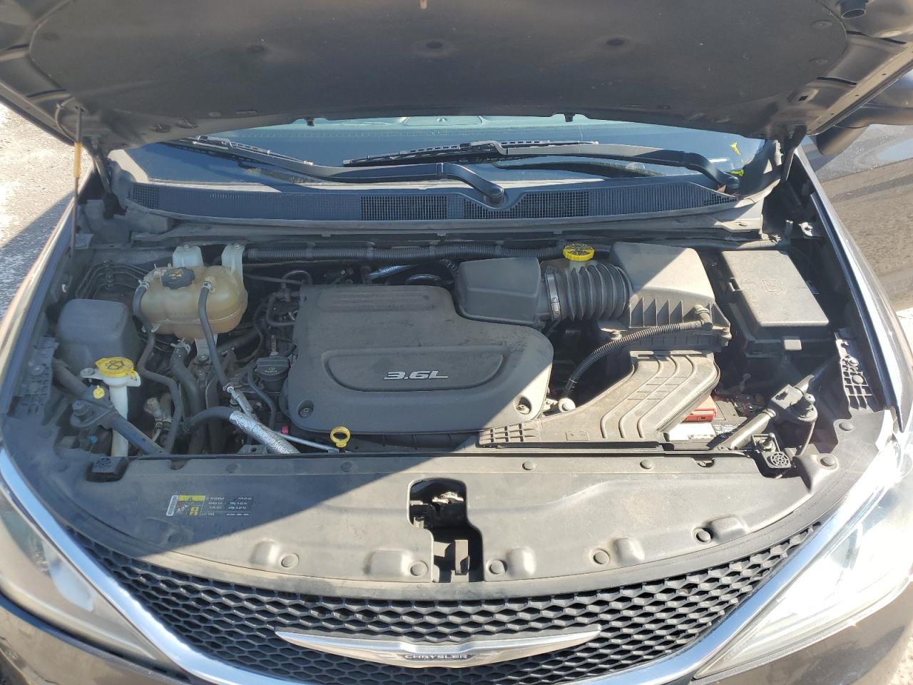 2017 Chrysler Pacifica Touring L VIN: 2C4RC1BG2HR811234 Lot: 82047645