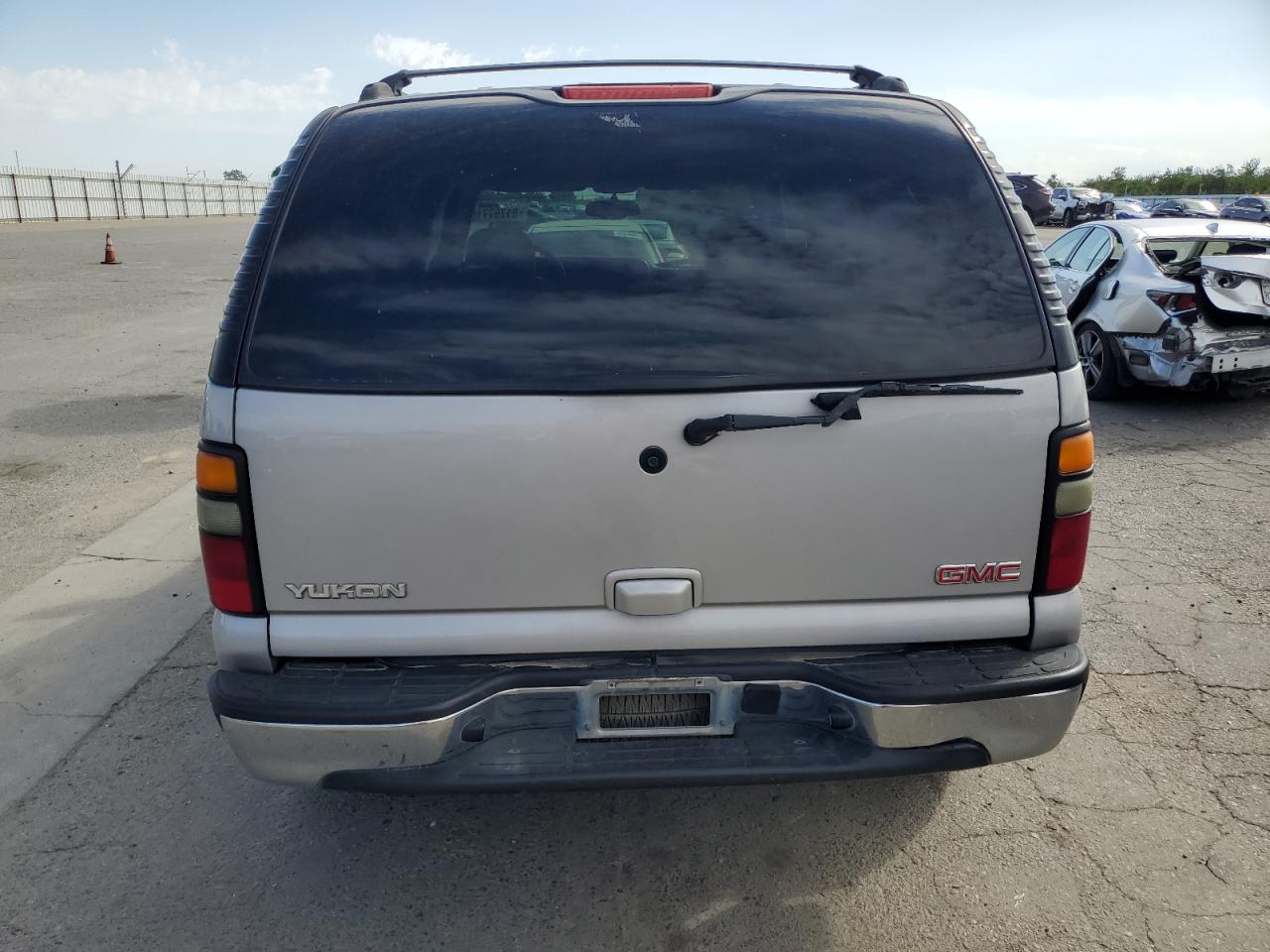 2004 GMC Yukon VIN: 1GKEC13V94J210210 Lot: 81797715