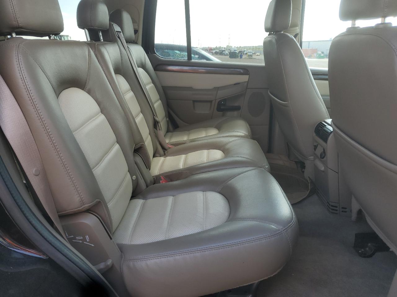 2004 Ford Explorer Eddie Bauer VIN: 1FMZU74W44UA02749 Lot: 71085515