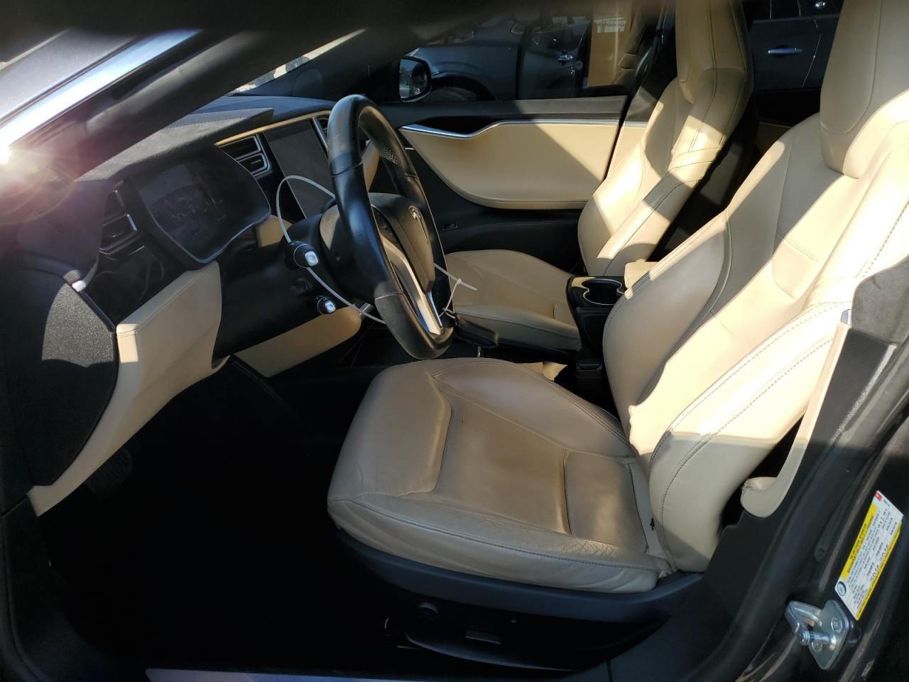2015 Tesla Model S 70D VIN: 5YJSA1S21FF088318 Lot: 80655475