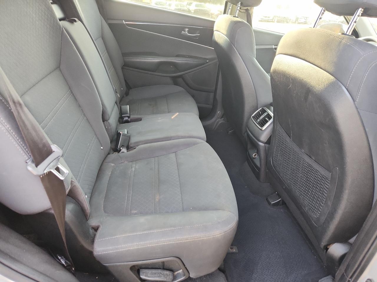 2018 Kia Sorento Lx VIN: 5XYPG4A3XJG399585 Lot: 80083195