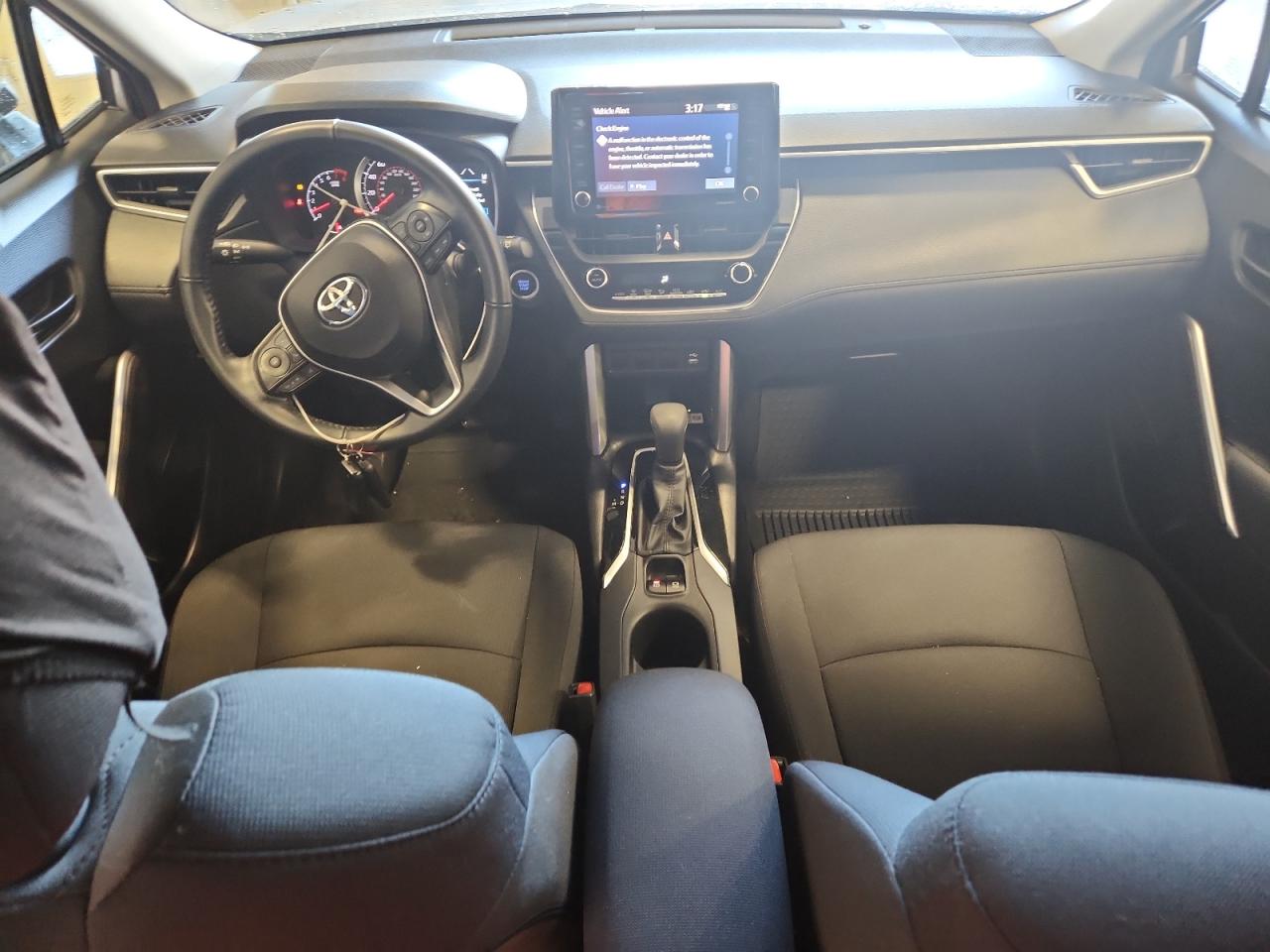 2022 Toyota Corolla Cross Le VIN: 7MUBAABG7NV017684 Lot: 84554195