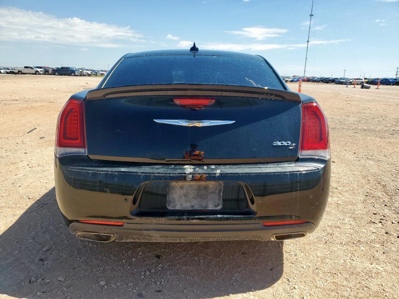 2019 Chrysler 300 S VIN: 2C3CCABT0KH560220 Lot: 80798945