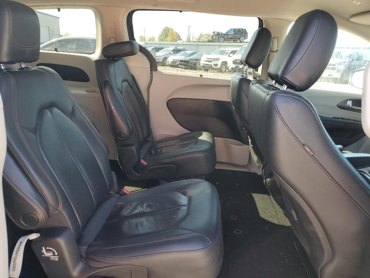 2019 Chrysler Pacifica Touring L VIN: 2C4RC1BG8KR667194 Lot: 84801895