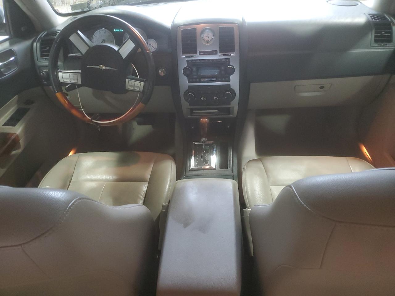 2005 Chrysler 300 Touring VIN: 2C3AA53G25H674116 Lot: 84405905