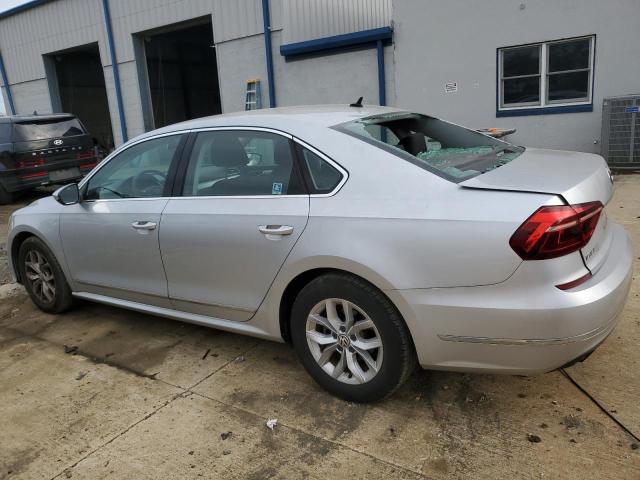  VOLKSWAGEN PASSAT 2017 Серебристый