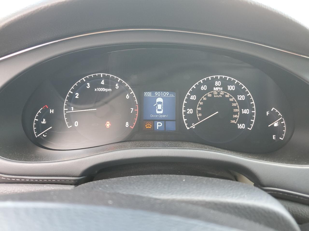 2010 Hyundai Genesis 4.6L VIN: KMHGC4DF6AU105885 Lot: 81600135