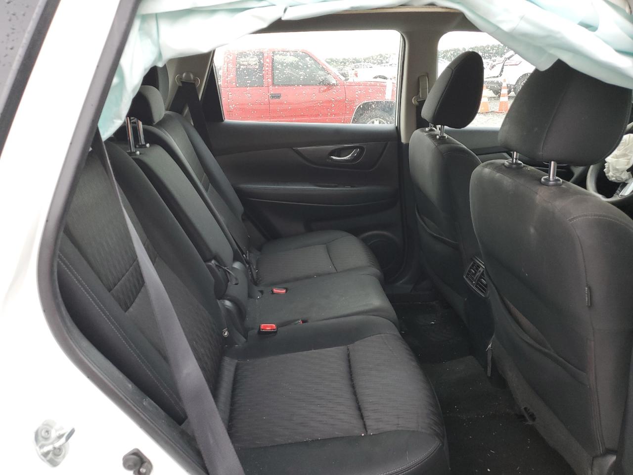 2018 Nissan Rogue S VIN: KNMAT2MT5JP530677 Lot: 84782445