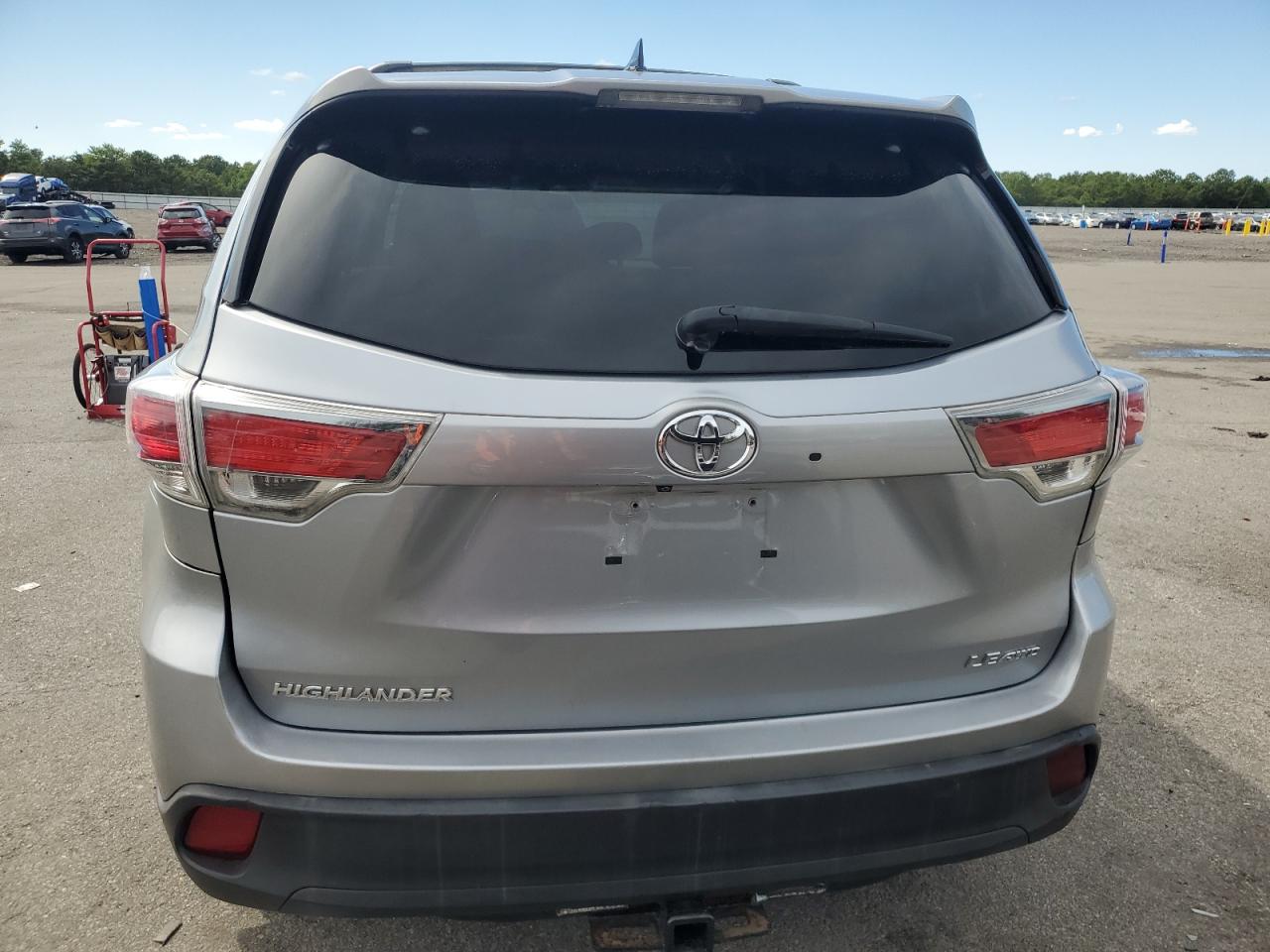 2014 Toyota Highlander Le VIN: 5TDBKRFH3ES044955 Lot: 71030155
