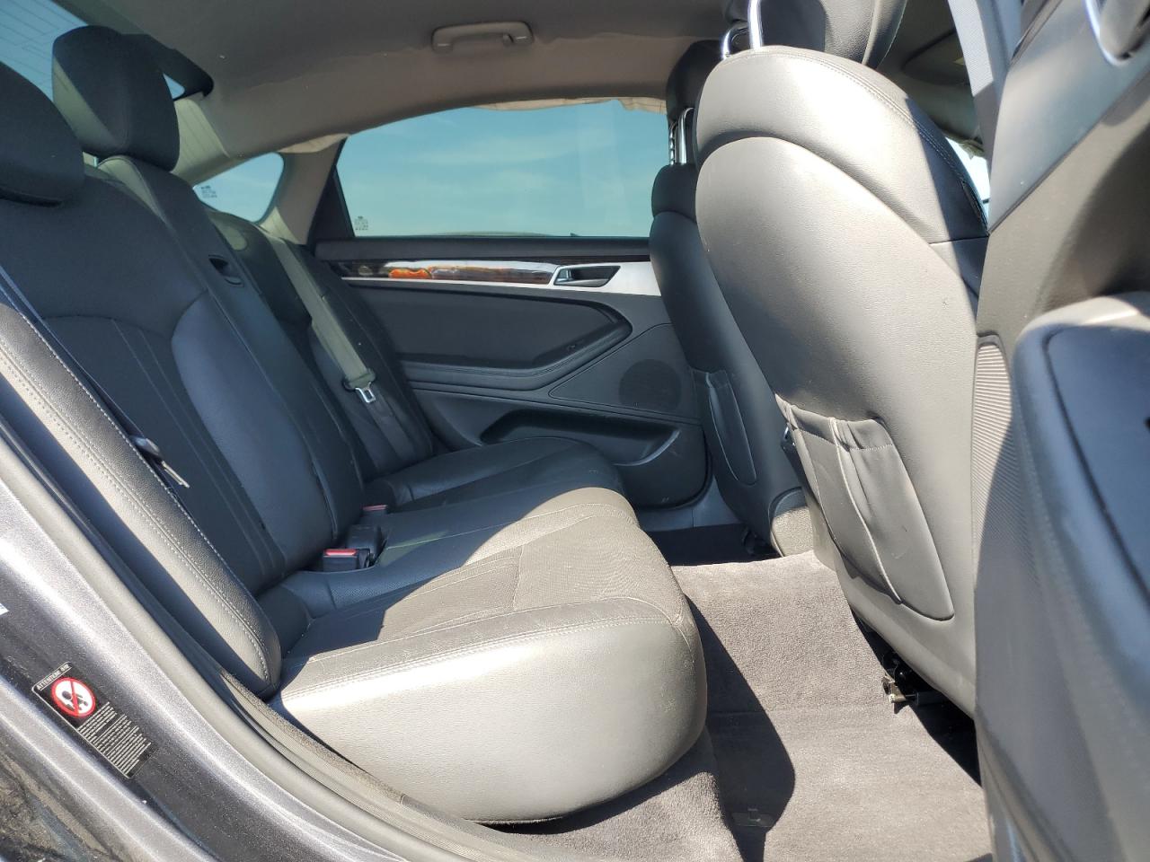 2016 Hyundai Genesis 3.8L VIN: KMHGN4JE9GU127779 Lot: 80906645