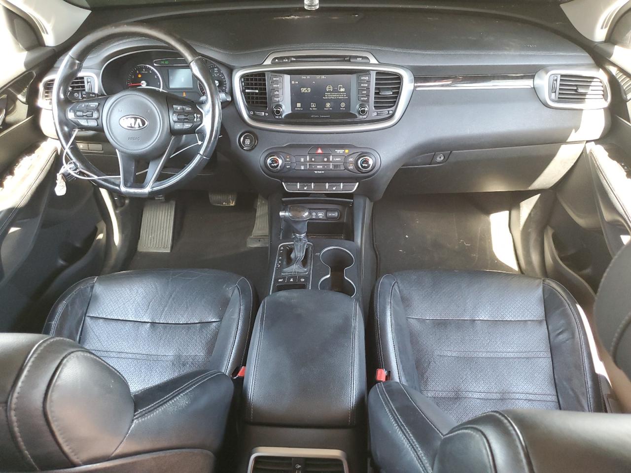 2017 Kia Sorento Lx VIN: 5XYPGDA39HG328582 Lot: 84382175