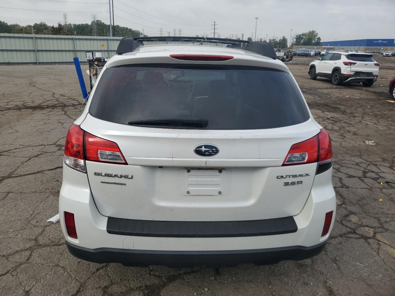 2011 Subaru Outback 3.6R Premium VIN: 4S4BRDGC8B2386336 Lot: 81814195