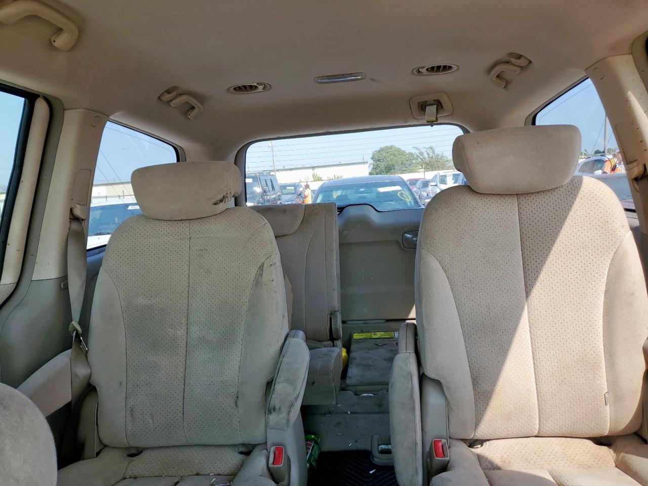 2007 Hyundai Entourage Gls VIN: KNDMC233776027181 Lot: 71591775