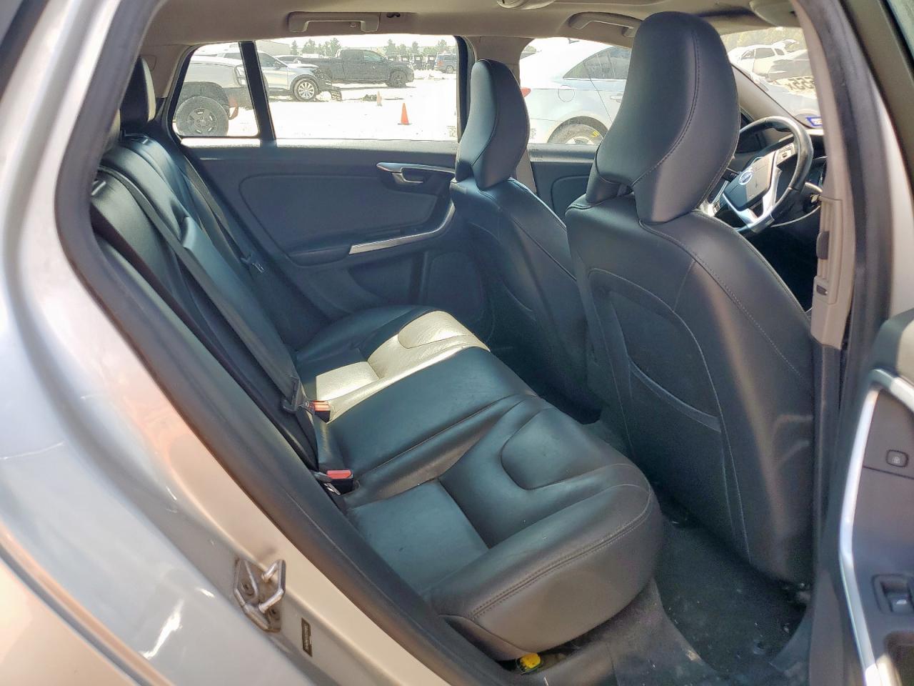 2016 Volvo V60 T5 Premier VIN: YV140MEKXG1291852 Lot: 84813555