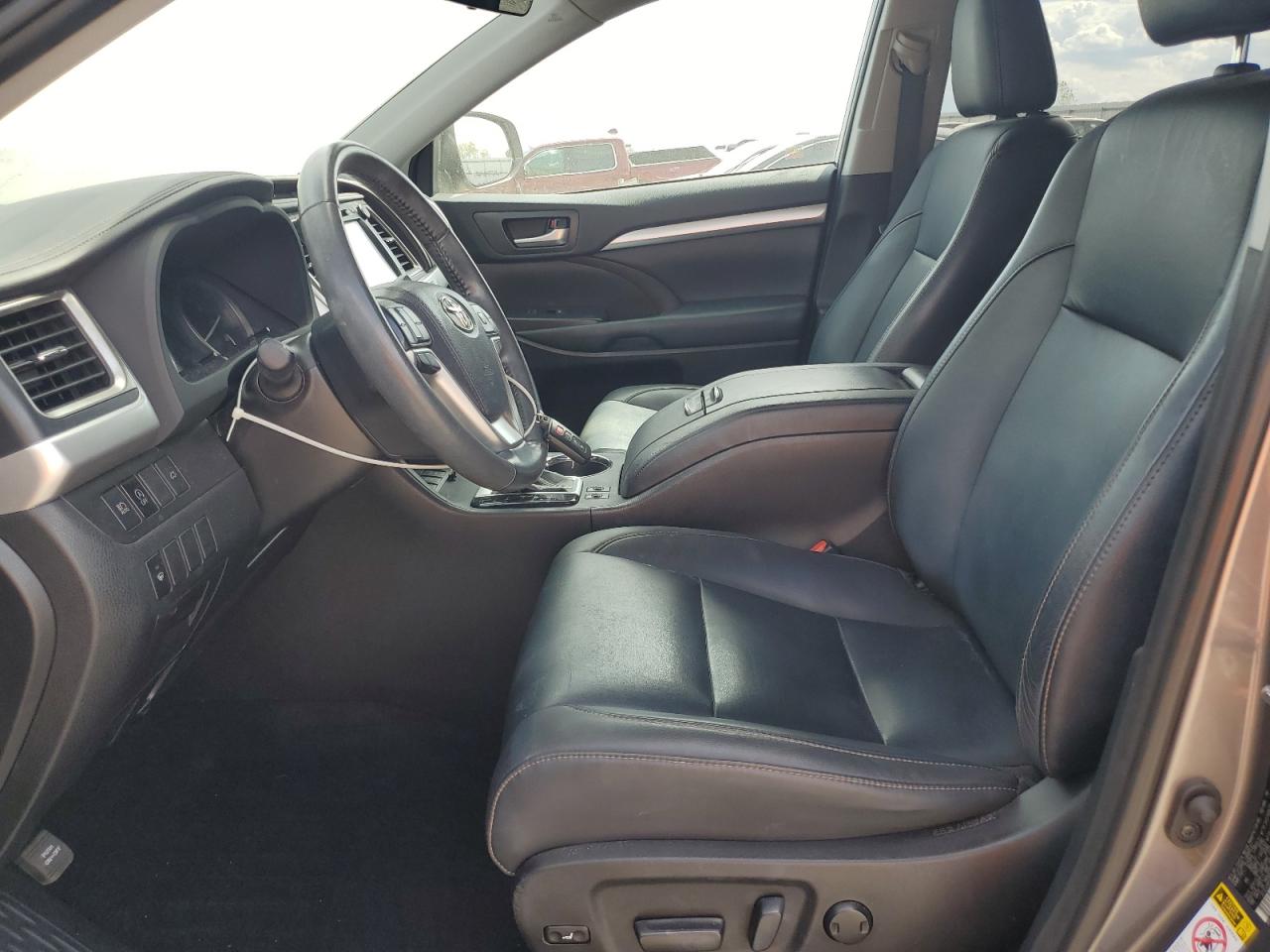 2019 Toyota Highlander Se VIN: 5TDJZRFH5KS587212 Lot: 71115205