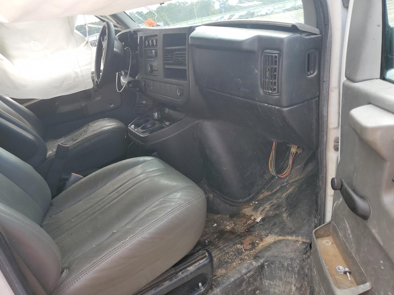 2011 Chevrolet Express G2500 VIN: 1GCWGFFA0B1150180 Lot: 71718005