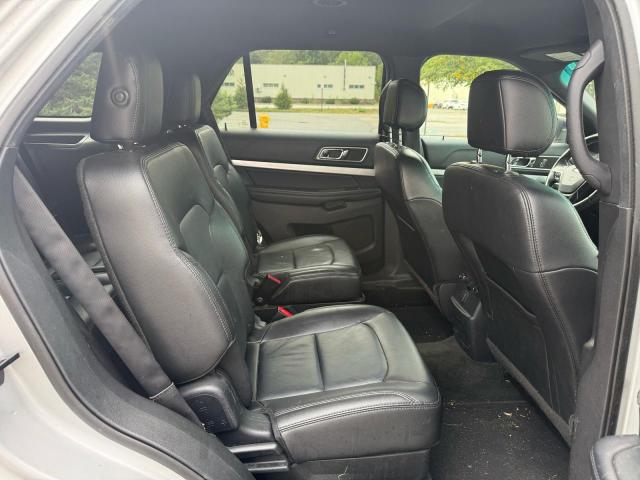 Паркетники FORD EXPLORER 2016 Серебристый
