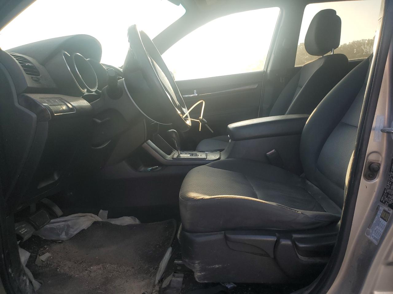 2012 Kia Sorento Base VIN: 5XYKT4A19CG279977 Lot: 83863465