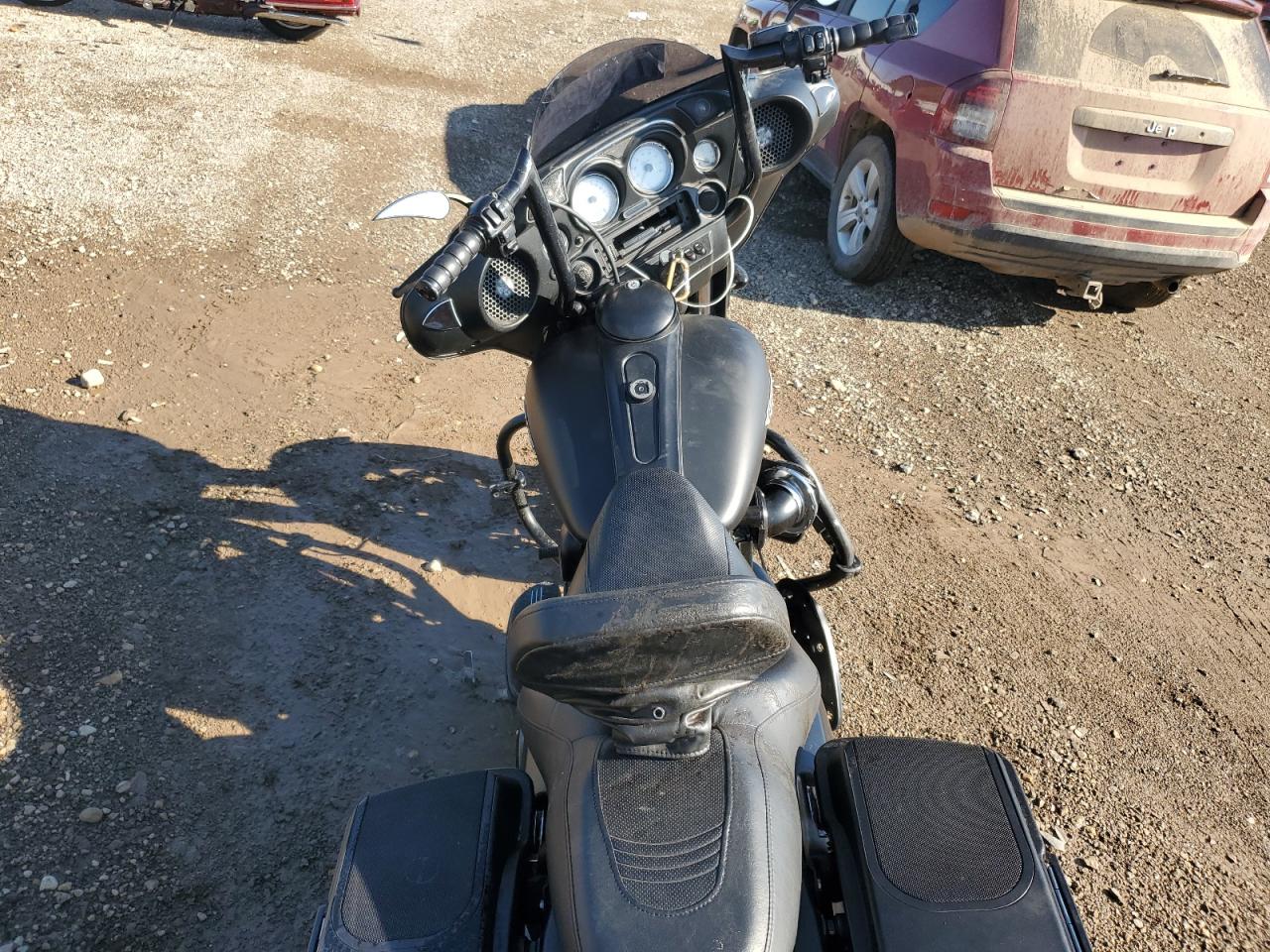 2011 Harley-Davidson Flhx VIN: 1HD1KB413BB673657 Lot: 71241255