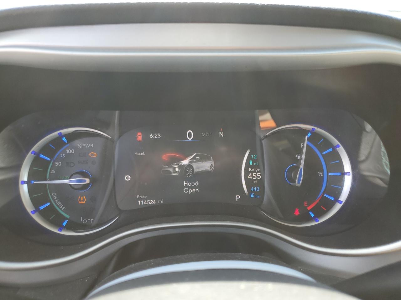 2018 Chrysler Pacifica Hybrid Touring L VIN: 2C4RC1L78JR333051 Lot: 81499145