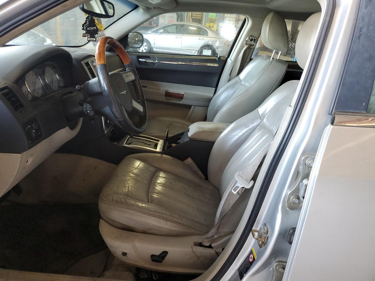 2005 Chrysler 300C VIN: 2C3AK63H65H638909 Lot: 81298895