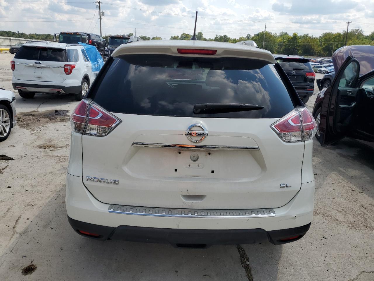 2015 Nissan Rogue S VIN: 5N1AT2MTXFC860857 Lot: 80014305