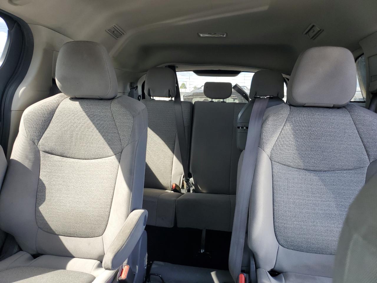 2021 Toyota Sienna Le VIN: 5TDKRKEC3MS051069 Lot: 81675535