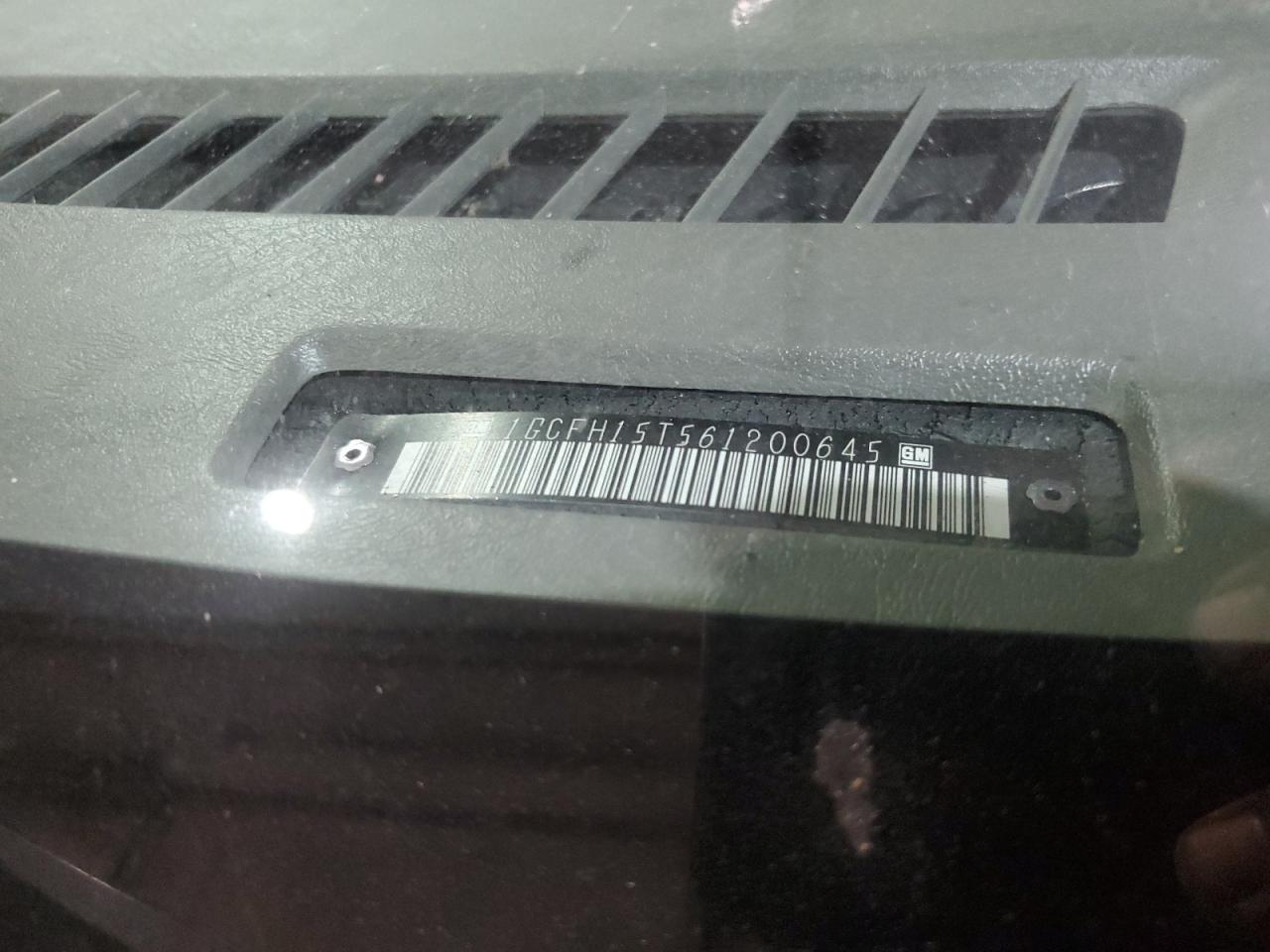 2006 Chevrolet Express G1500 VIN: 1GCFH15T561200645 Lot: 70101675