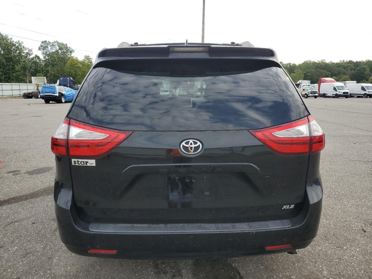 2018 Toyota Sienna Xle VIN: 5TDYZ3DC4JS955588 Lot: 84717975