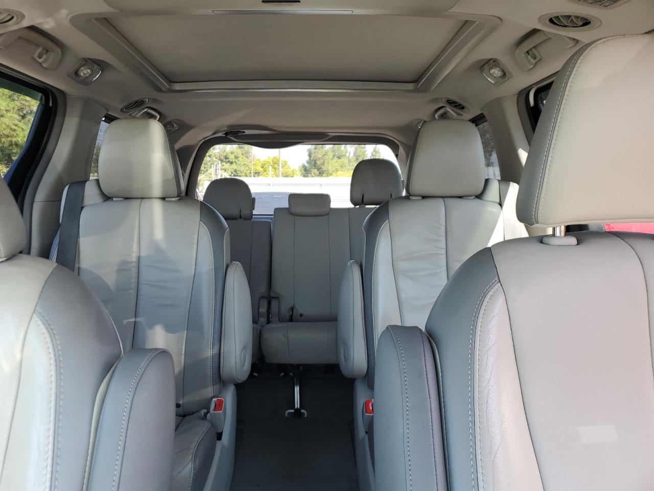 2013 Toyota Sienna Xle VIN: 5TDYK3DCXDS382186 Lot: 81918395