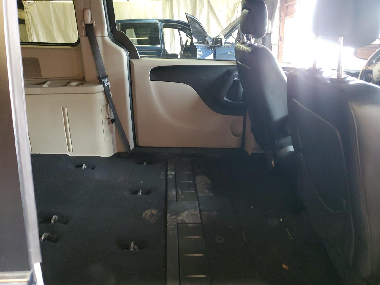 2017 Dodge Grand Caravan Sxt VIN: 2C4RDGCG8HR617581 Lot: 81887425