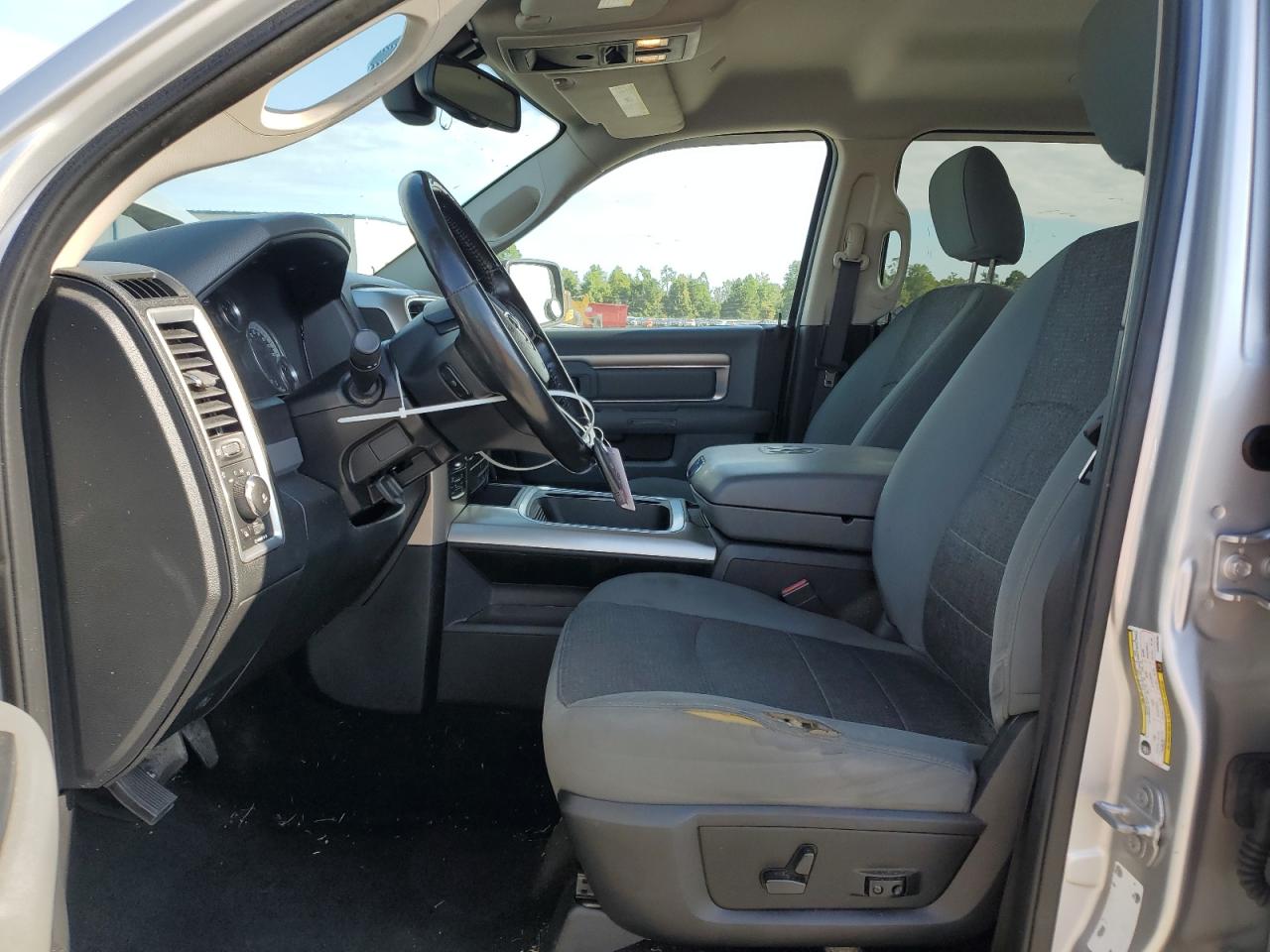 2017 Ram 1500 Slt VIN: 3C6RR7LT7HG560284 Lot: 81195135