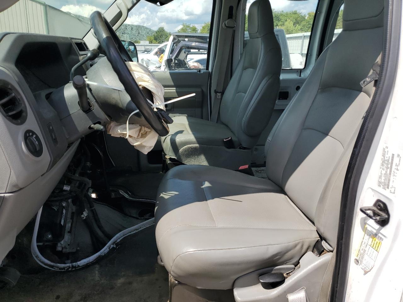 2013 Ford Econoline E150 Van VIN: 1FTNE1EW4DDB25415 Lot: 70802185