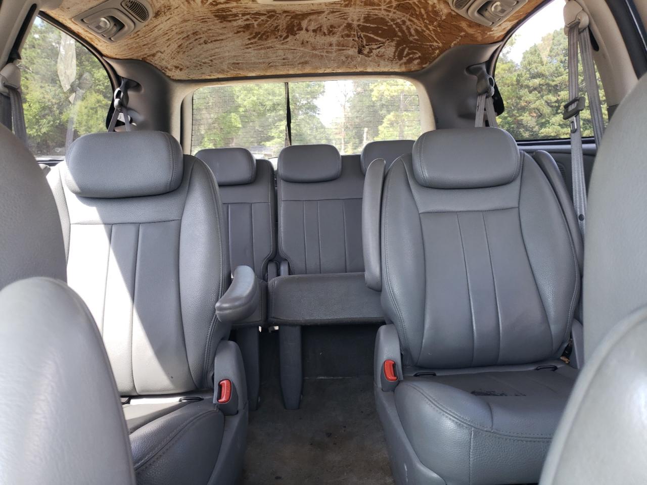 2005 Chrysler Town & Country Touring VIN: 2C4GP54L65R472602 Lot: 82073645