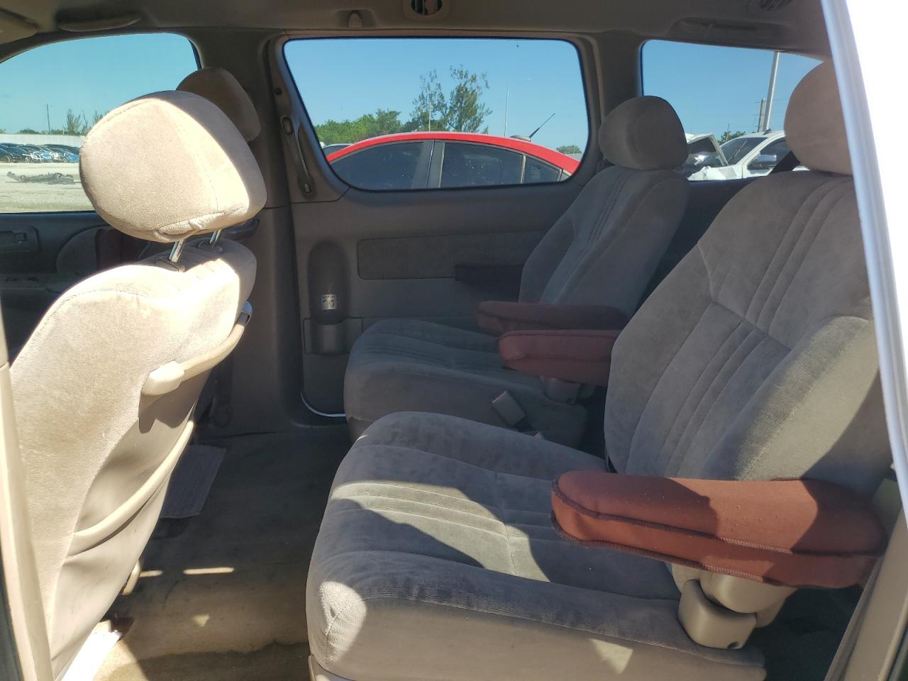 2001 Toyota Sienna Le VIN: 4T3ZF13C21U344735 Lot: 84247075