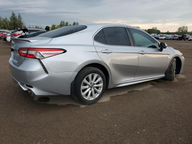  TOYOTA CAMRY 2018 Серебристый
