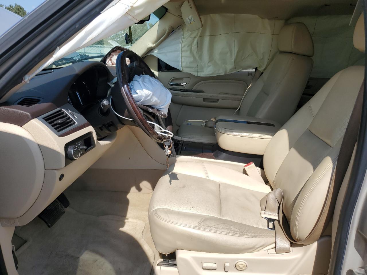 2008 Cadillac Escalade Luxury VIN: 1GYFK63848R242302 Lot: 80396165