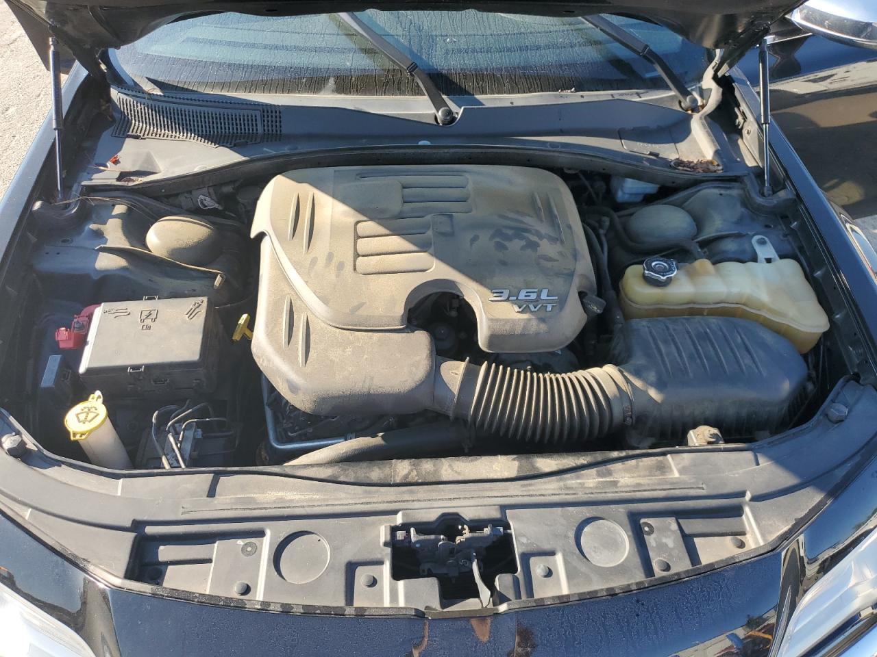 2012 Chrysler 300 Limited VIN: 2C3CCAHGXCH137415 Lot: 72042405