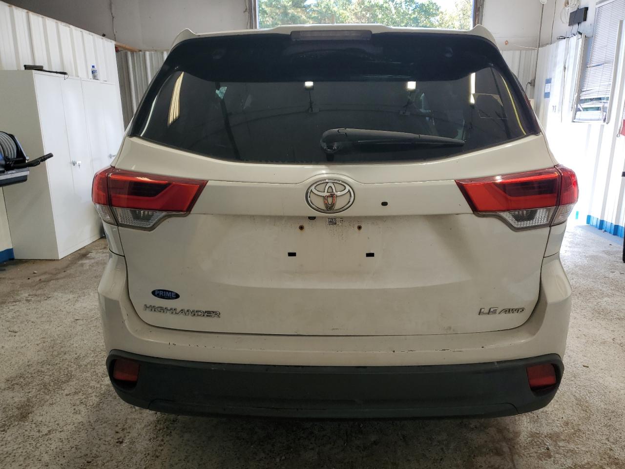 2017 Toyota Highlander Le VIN: 5TDBZRFH1HS361195 Lot: 82154165