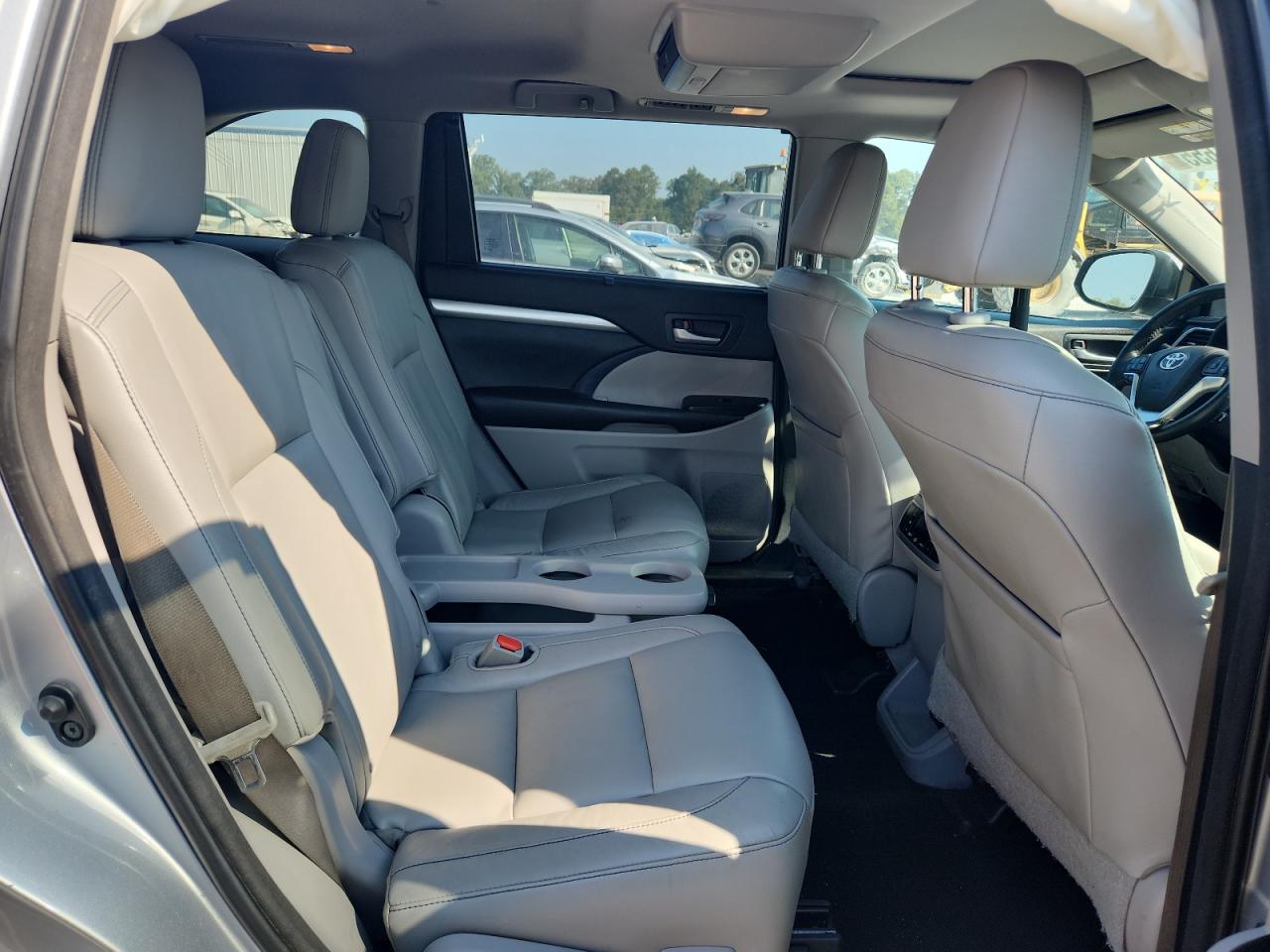 2014 Toyota Highlander Xle VIN: 5TDKKRFH5ES018356 Lot: 81571655