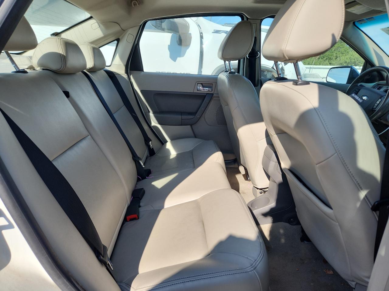 2010 Ford Focus Sel VIN: 1FAHP3HN1AW165866 Lot: 80709215