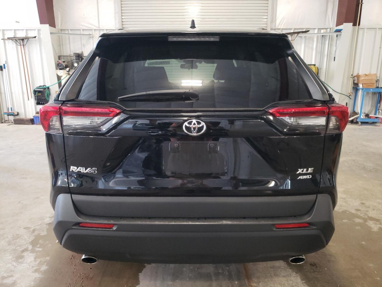 2021 Toyota Rav4 Xle VIN: 2T3P1RFV5MC225648 Lot: 70963895