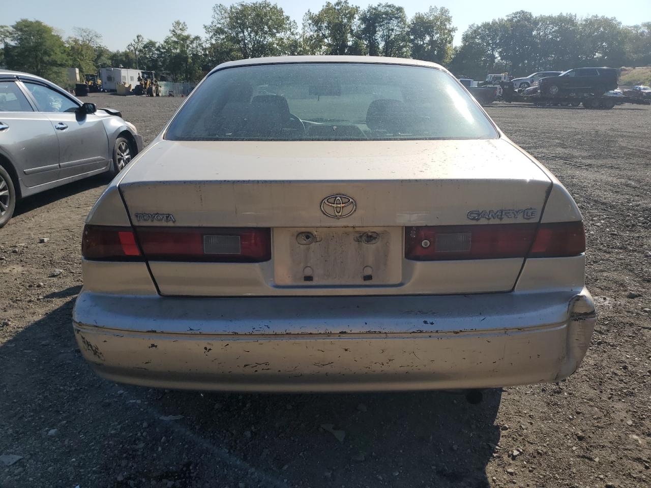 1999 Toyota Camry Le VIN: JT2BG22K2X0277444 Lot: 81522615